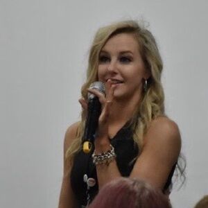 Meet your Posher, Gracie